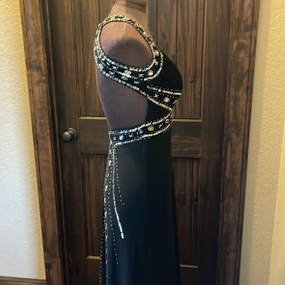 Morgan & Co. junior size 1/2 black sequined gown - Picture 5 of 10